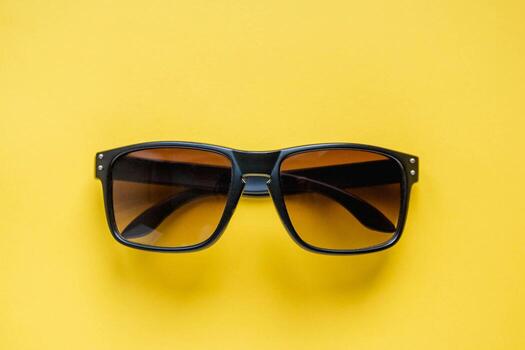 Sunglasses & Eyewear