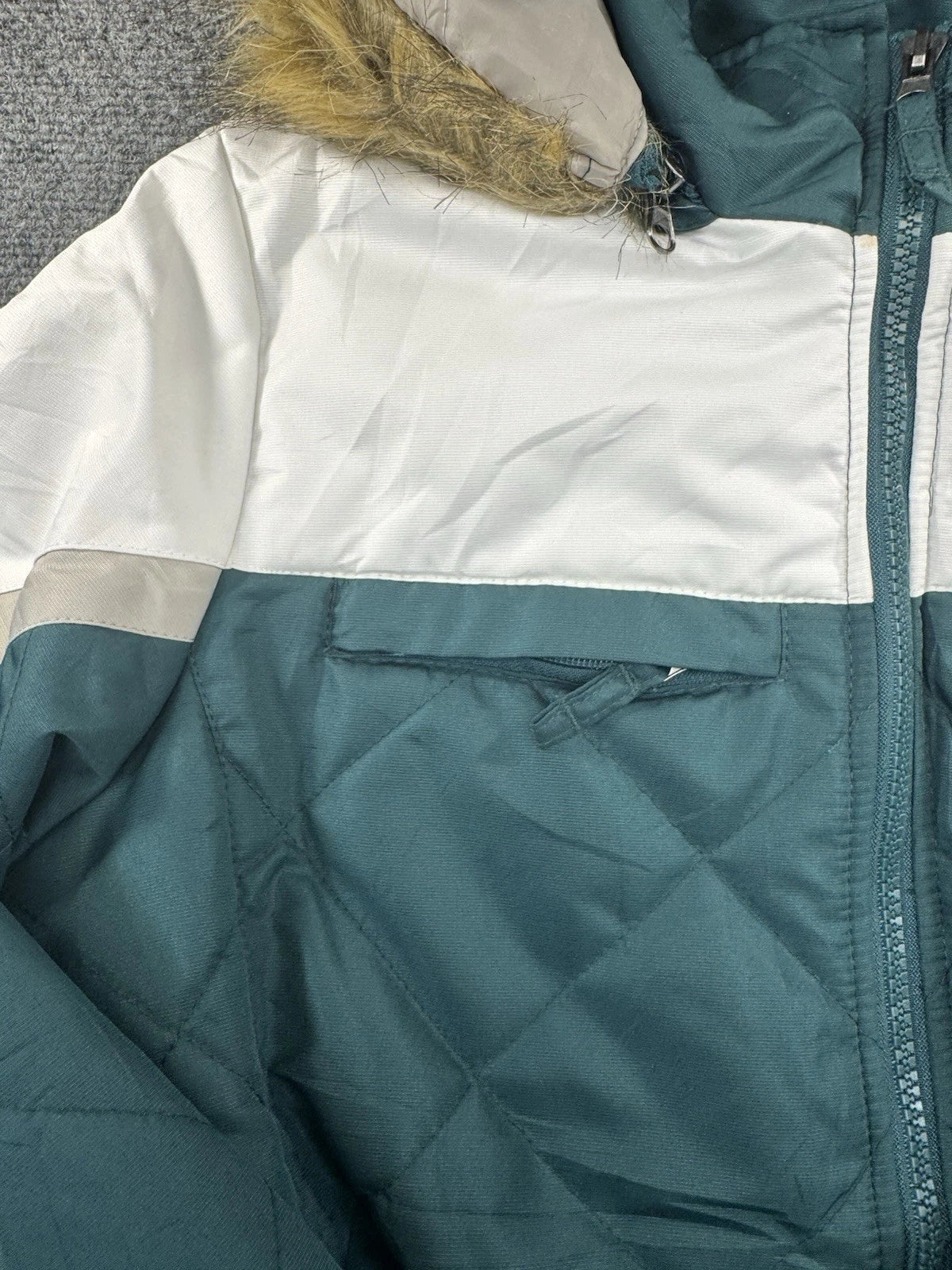 Philadelphia Eagles Women's Puffer Jacket Size S Green NFL Team Apparel Hooded