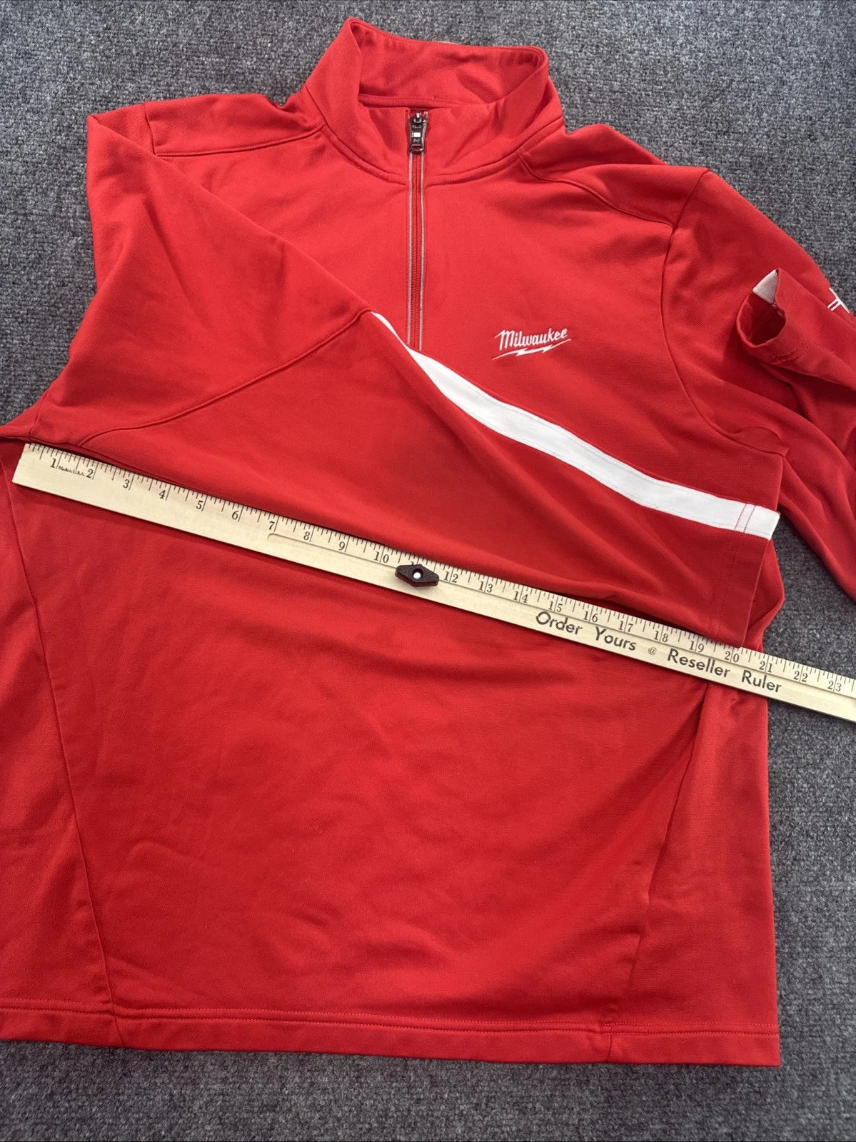 Under Armour Milwaukee Tool 1/4 Zip Pullover Men’s Medium Red Loose Fit