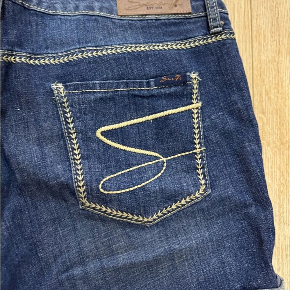 Seven7 Blue Distressed Denim Shorts Cuffed Hem Women's Large Stretch Jeans