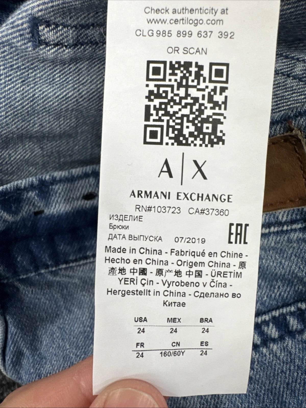Armani Exchange AX J51 Carrot Jeans Distressed Light Wash Size 24 NWOT