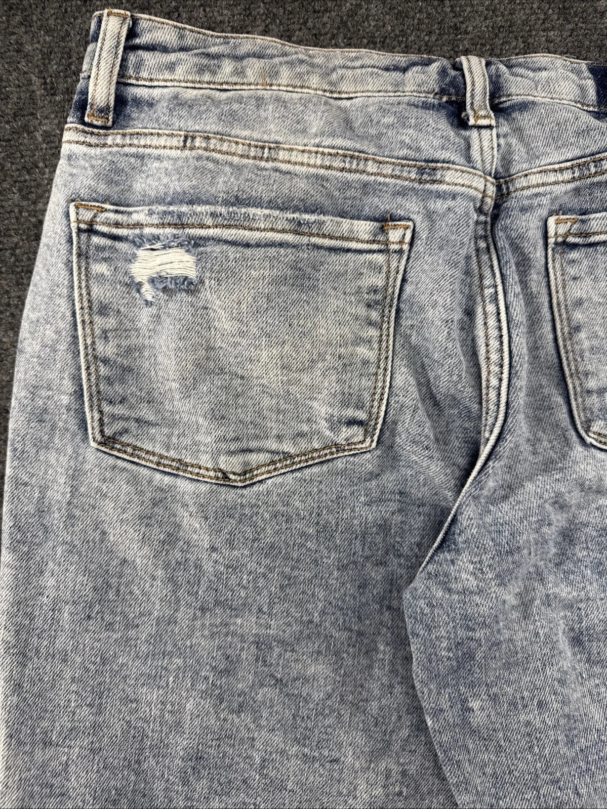 Lovervet VERVET Jeans Women’s 27/5 Light Wash Distressed Straight Leg