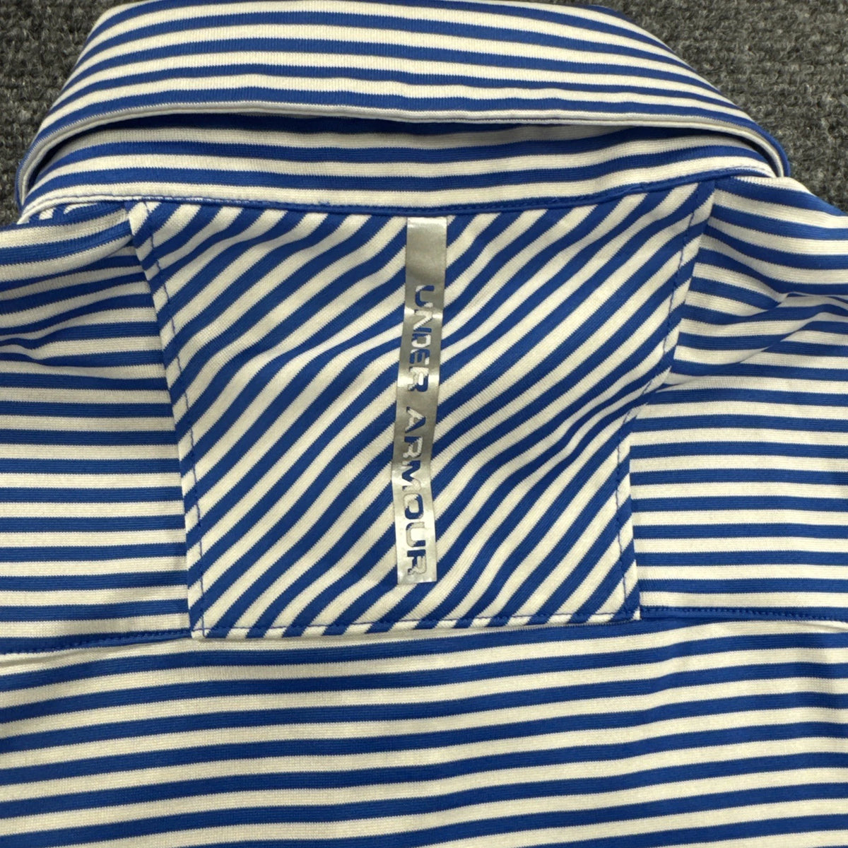 Under Armour HeatGear Blue White Striped Golf Polo Shirt Men Medium Loose Fit