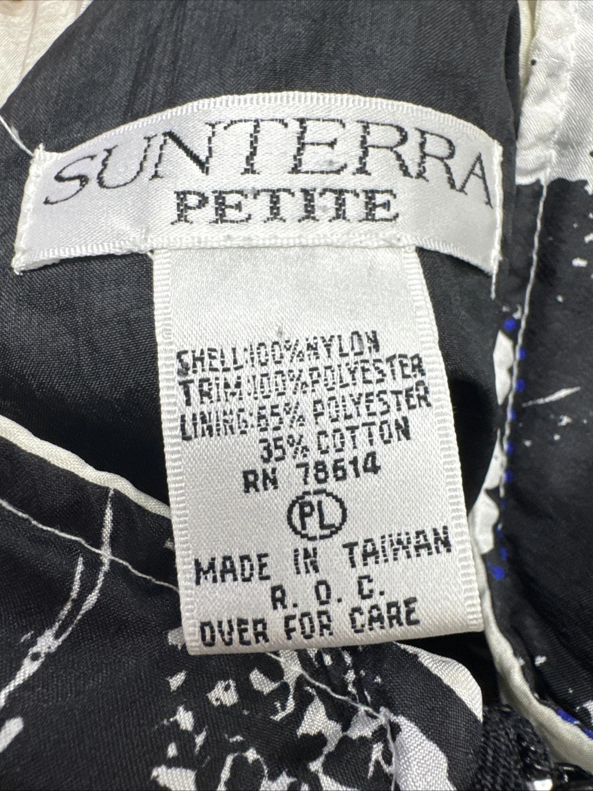 Vintage 90s Sunterra Petite Windbreaker Jacket Black Blue Geometric Colorblock
