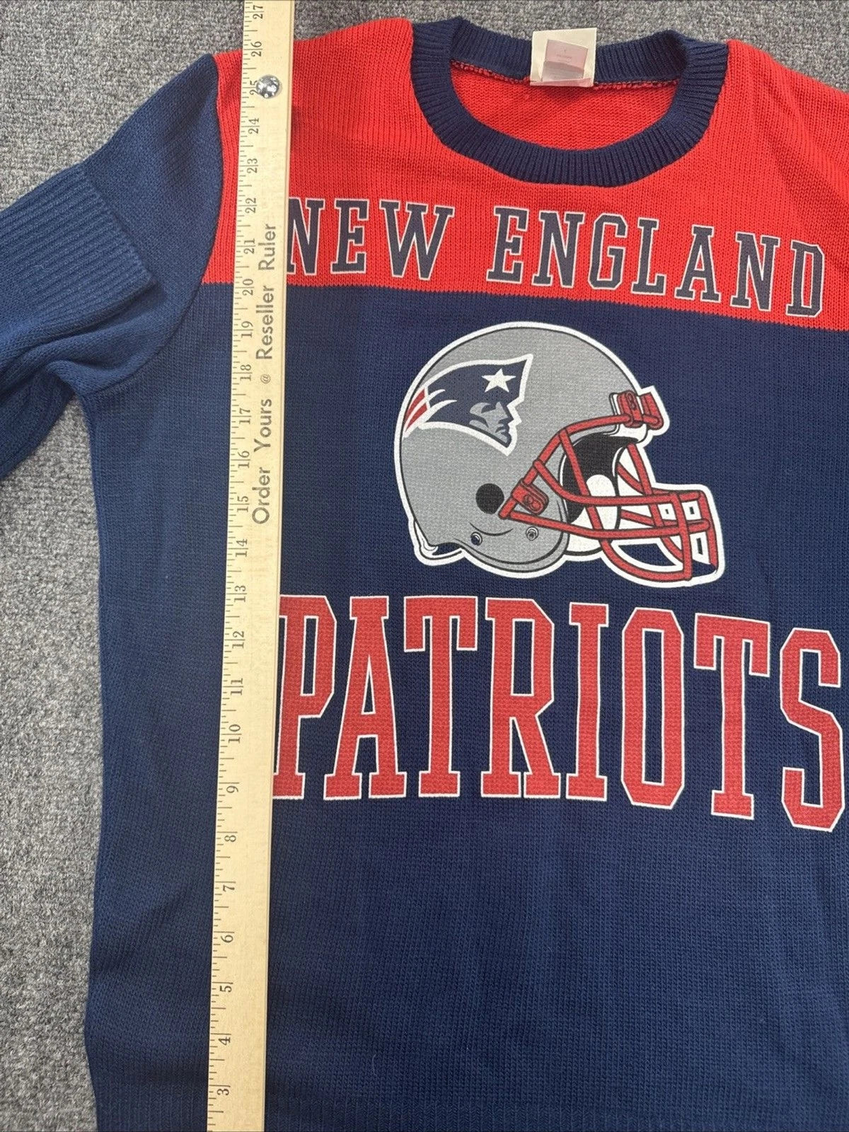 Junk Food New England Patriots NFL Sweater Mens L NWOT 2014 Helmet Crewneck