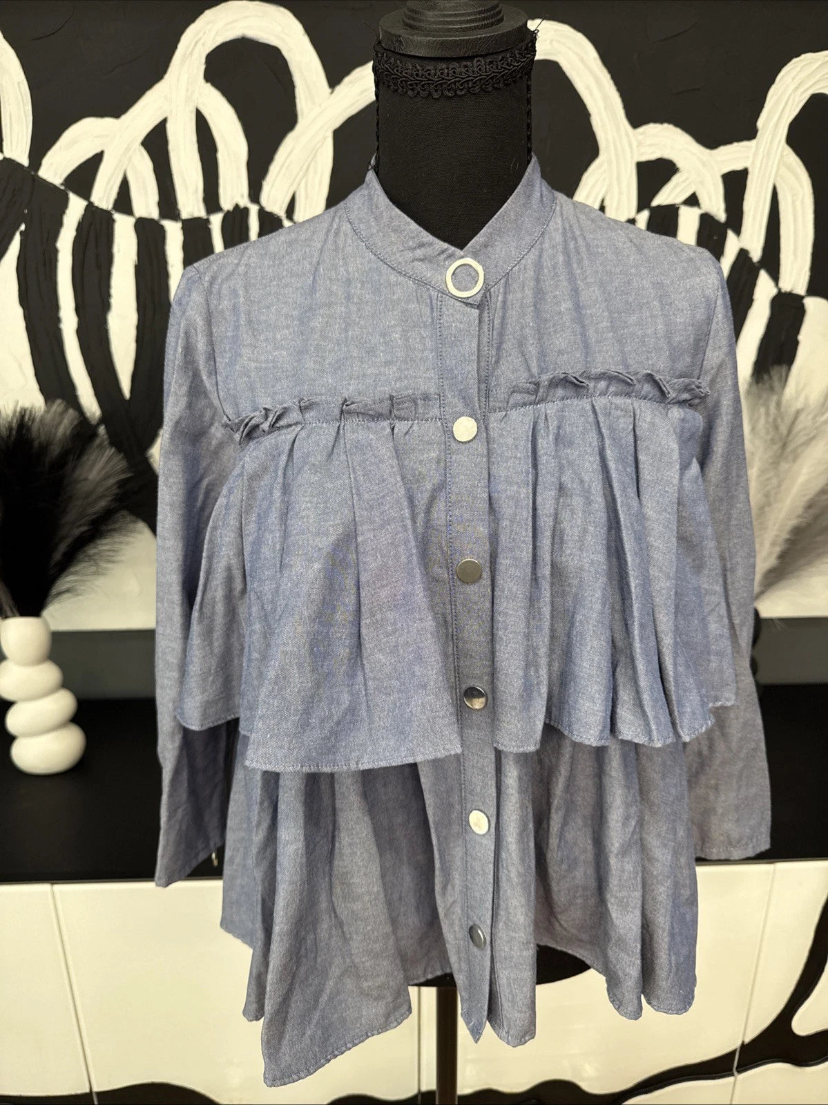Zara Basic Chambray Ruffle Button Front Blouse Women’s XS Blue Long Sleeve EUC