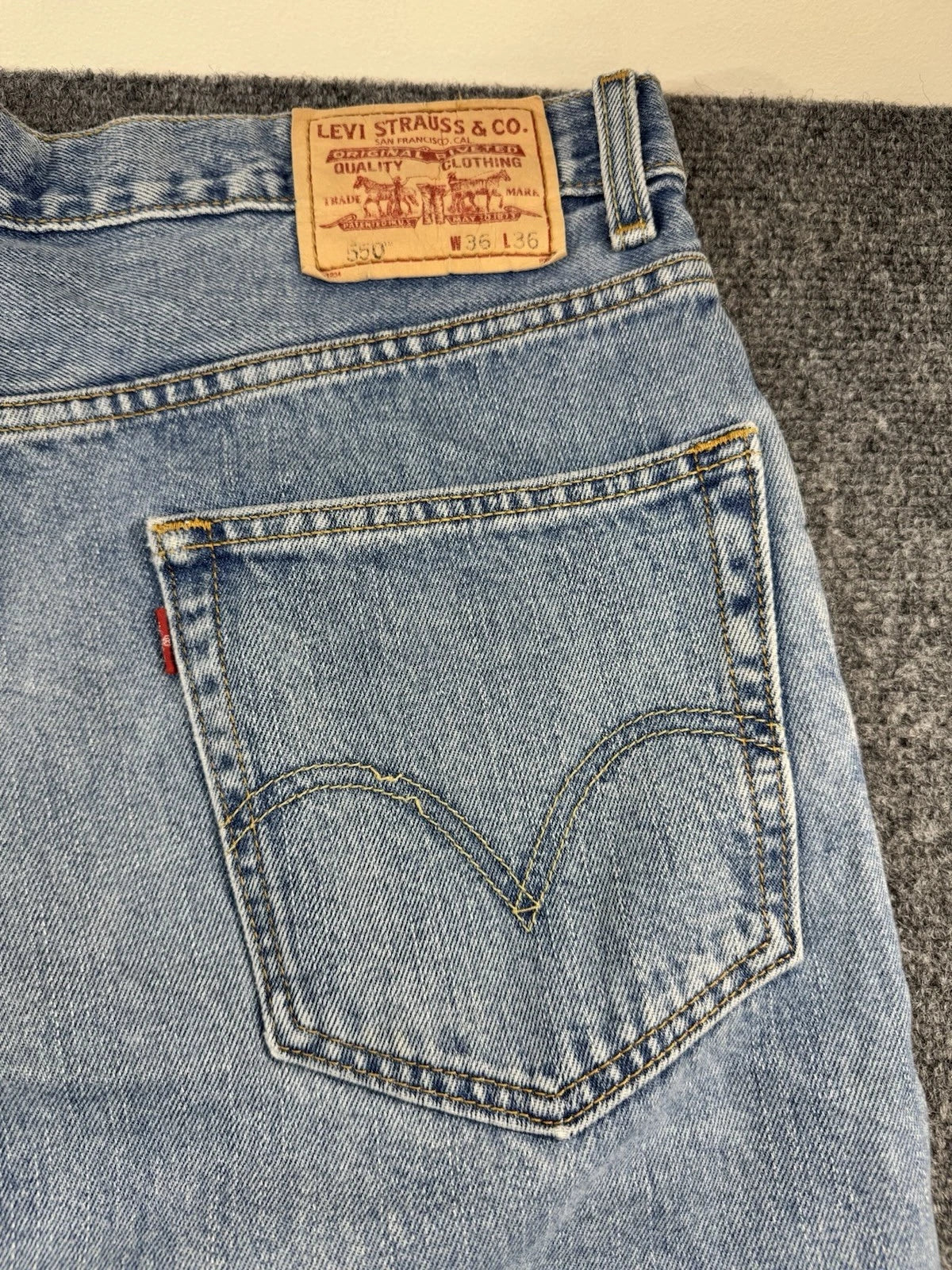 Levi's 550 Relaxed Fit Jeans Men's W36 L36 Light Wash Blue 100% Cotton