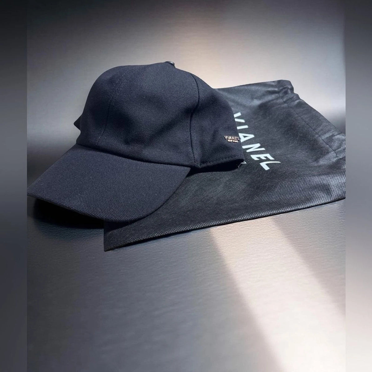 Vianel New York Lamb Leather Cap L/XL Black Snapback with Dust Bag NWOT