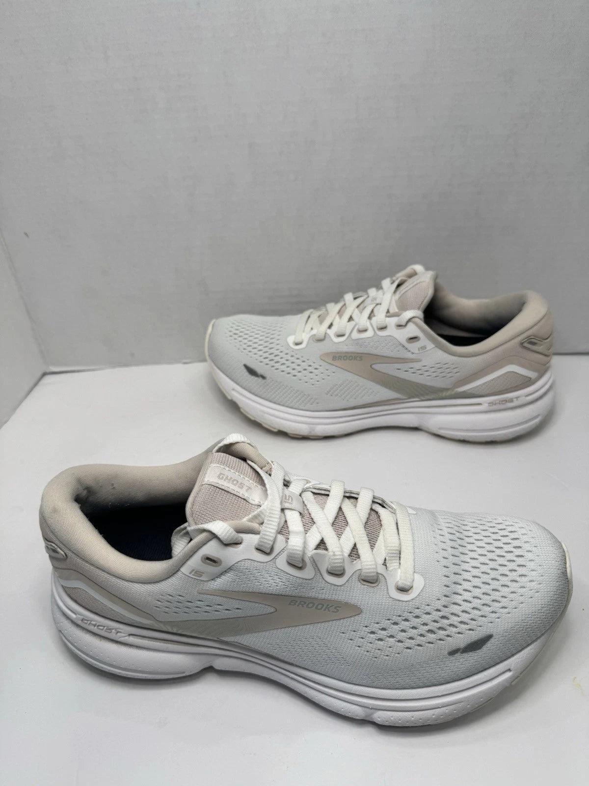 Brooks Ghost 15 Running Shoes, White/Beige, Women's 7 (1203801B189) - Pre-Owned