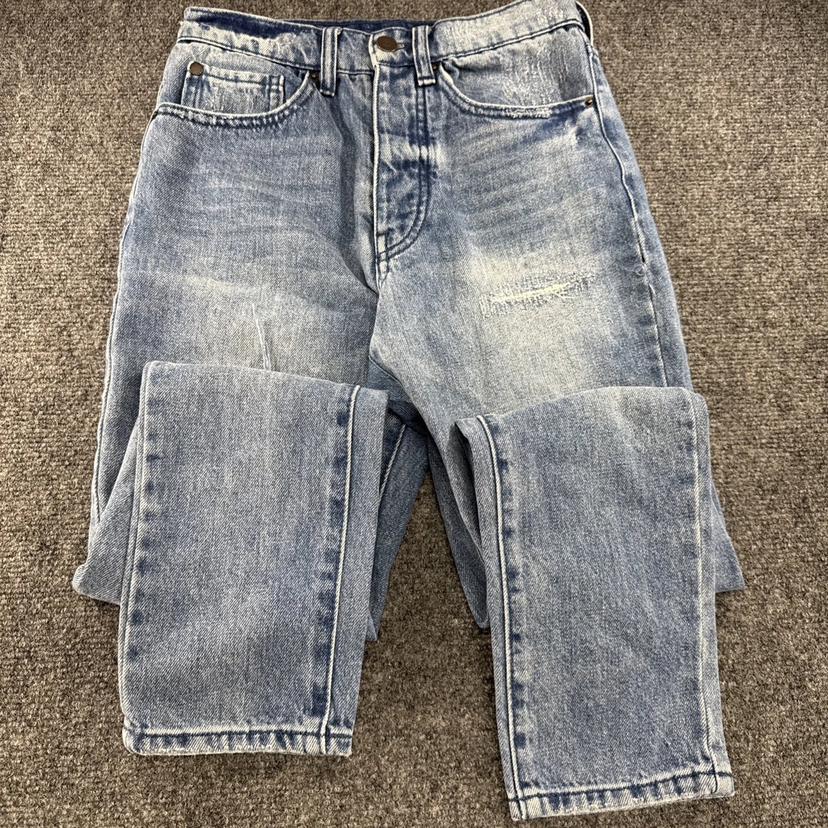 Armani Exchange AX J51 Carrot Jeans Distressed Light Wash Size 24 NWOT