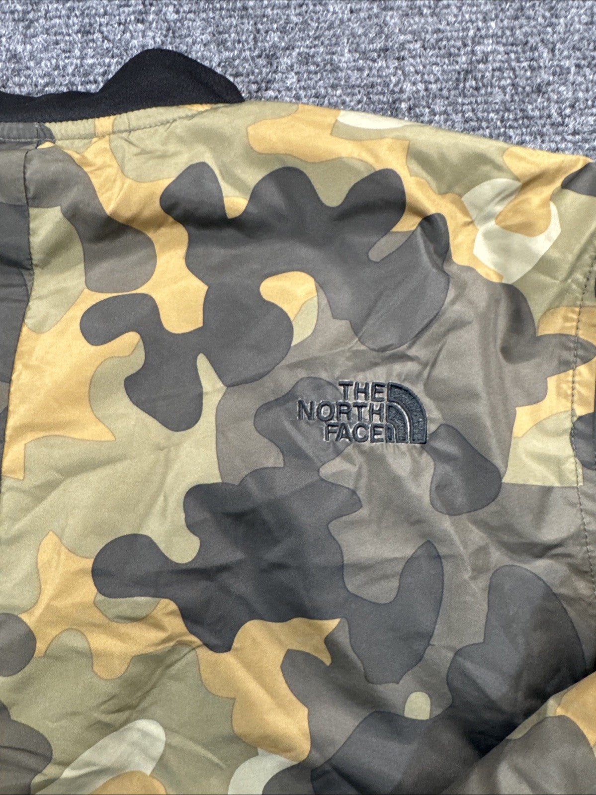 The North Face Women’s Camo Insulated Bomber Jacket Small F18 Utility