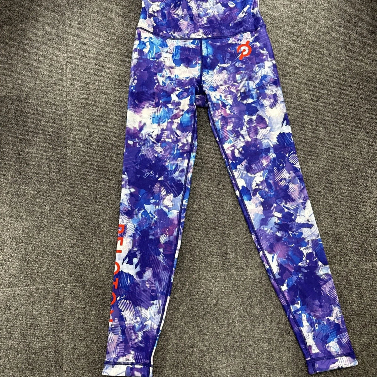 Peloton Reversible Leggings White Opal Marble Rainbow, Size M
