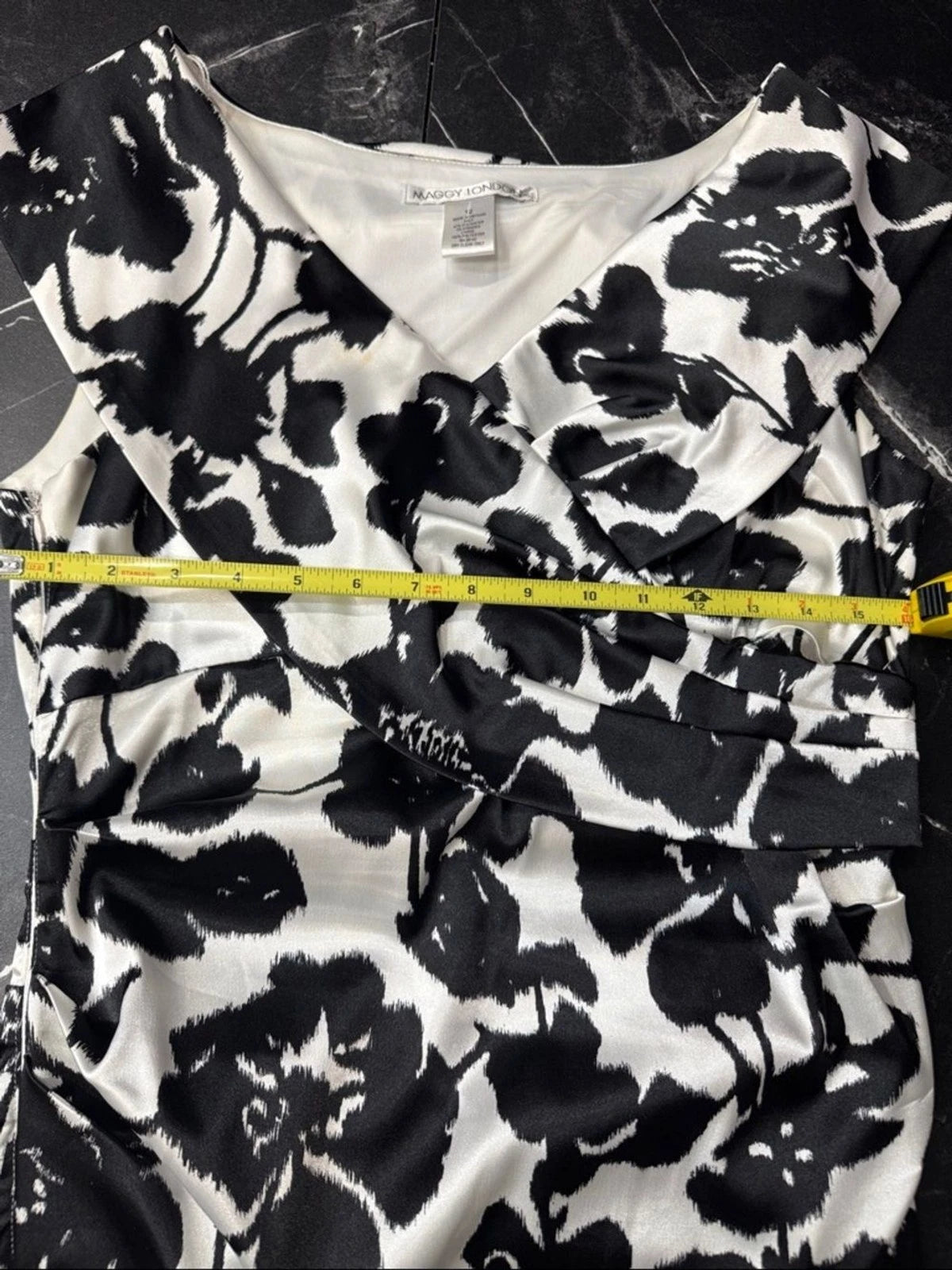 Maggy London Black White Floral V-Neck Midi Dress Women's Size 12 EUC Y2K