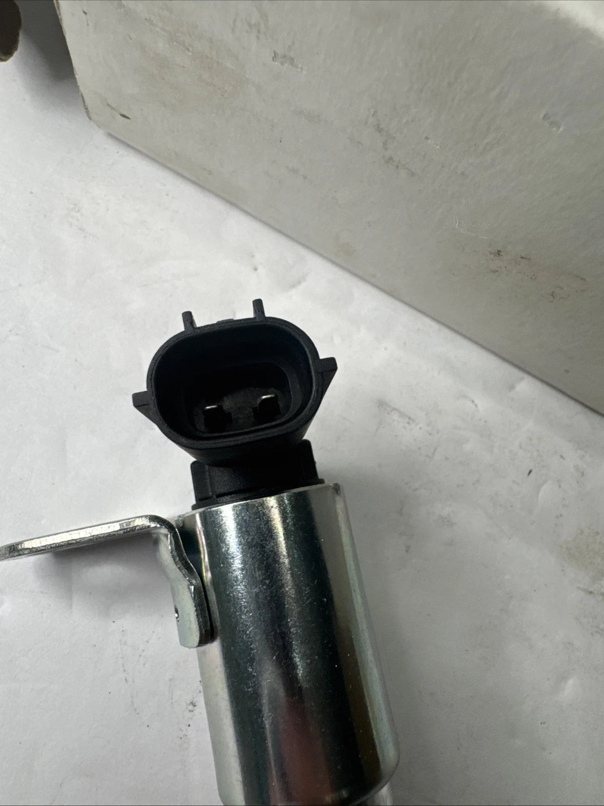 Dorman 917-219 VVT Solenoid GM Buick Cadillac Chevy GMC 12586722 New