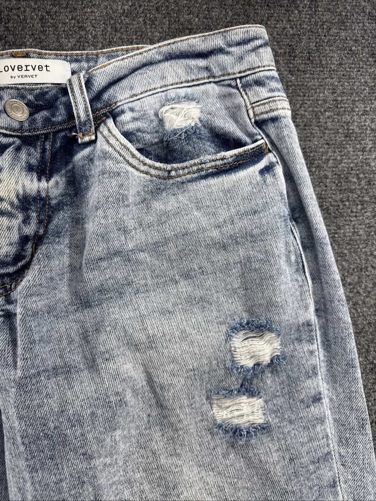 Lovervet VERVET Jeans Women’s 27/5 Light Wash Distressed Straight Leg