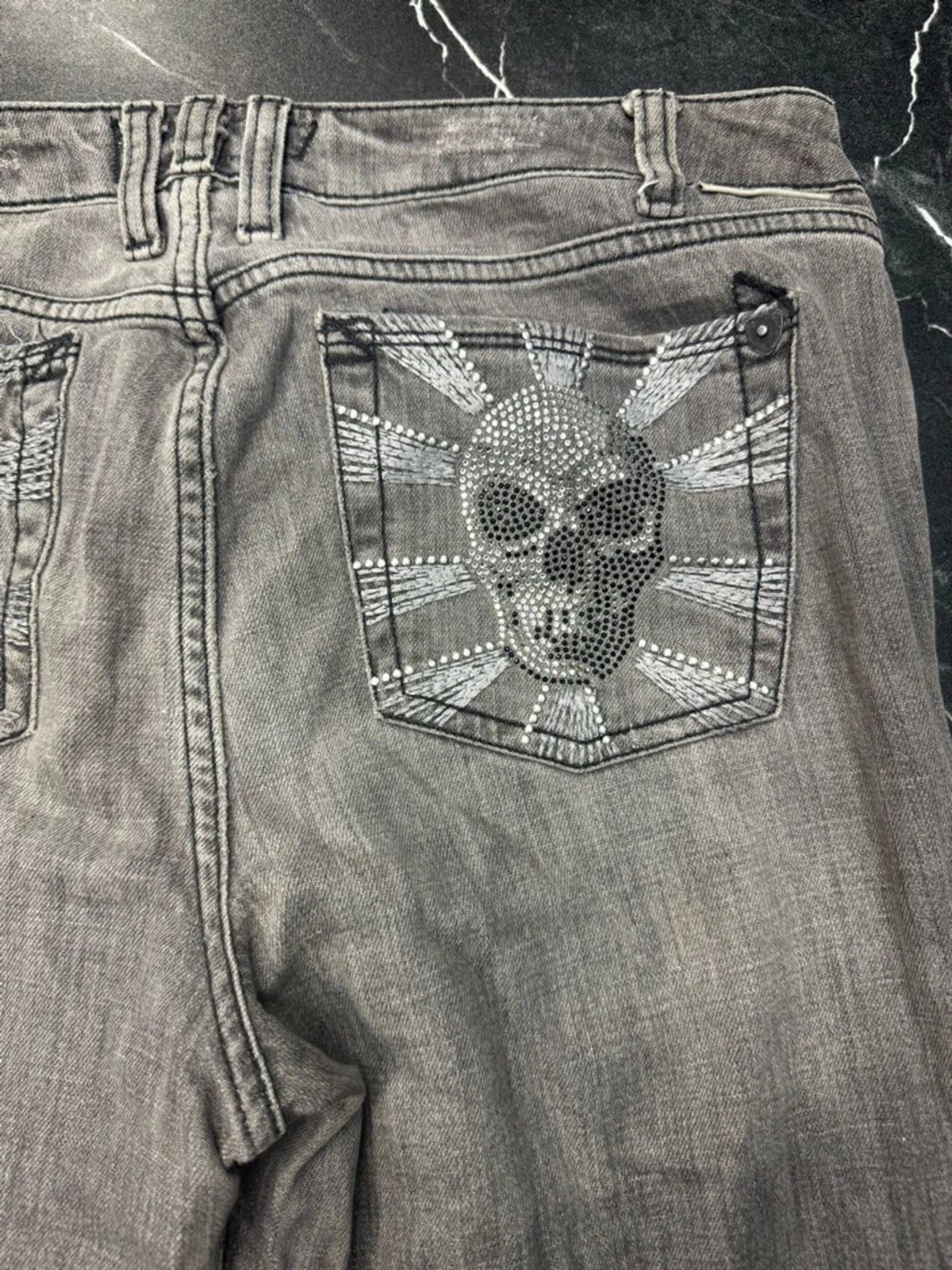 J & Company Straight Leg Jeans Womens Size 32 Gray Wash Skull Pocket Denim