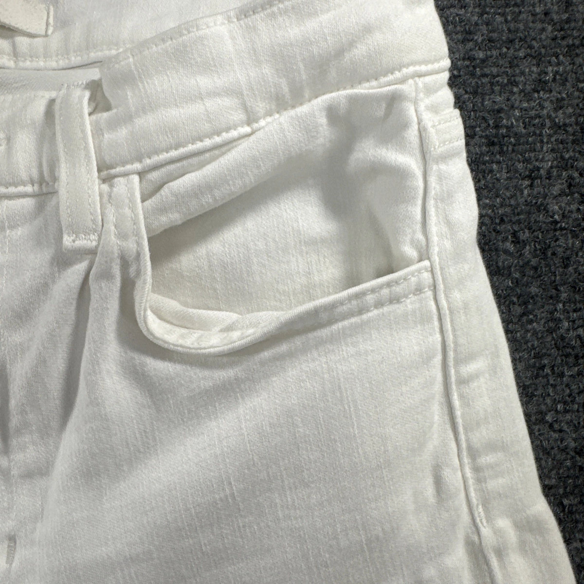 Joe’s Jeans The Callie Women’s 27 White High Rise Cropped Bootcut Flaw