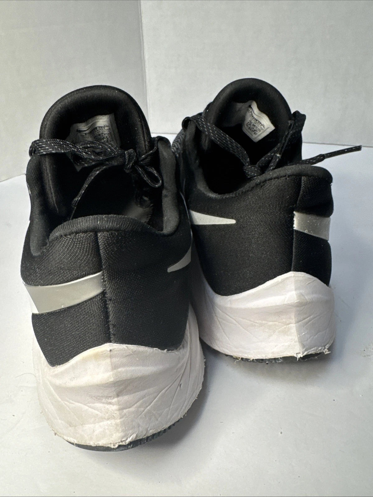 Nike Air Zoom Winflo 6 Women's Size 8 Black White Running Shoes AQ8228-003