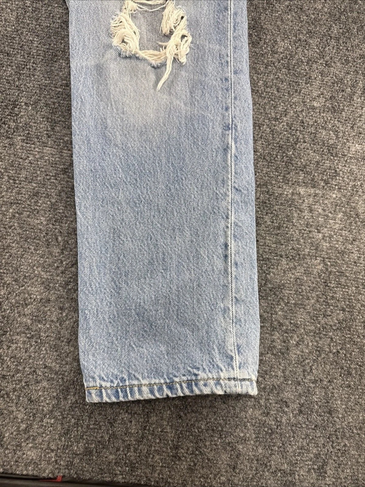 Levi’s 501 Original Jeans Women’s Approx W27 Light Wash Distressed Button Fly
