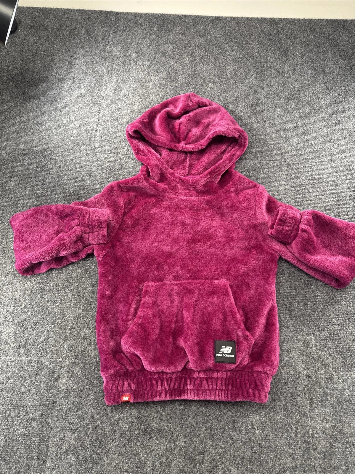 New Balance Fleece Hoodie Pullover Berry Plush Kangaroo Pocket Kids 10/12 M EUC
