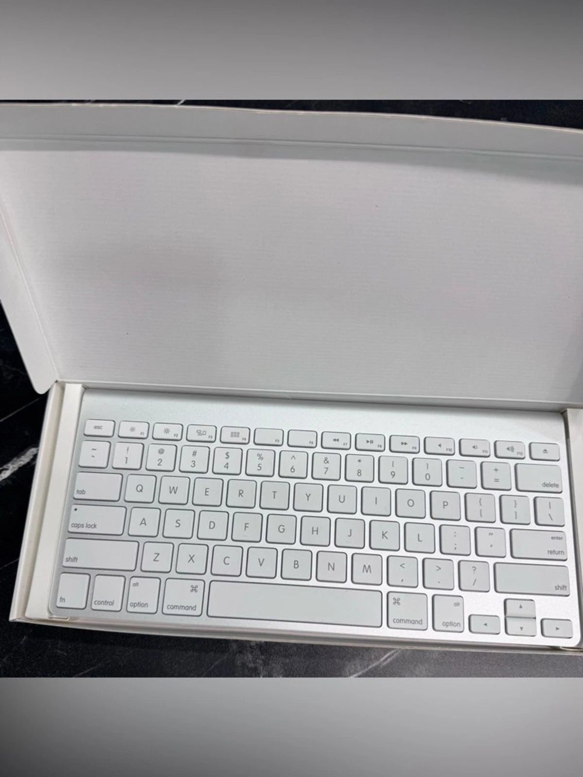 Apple Wireless Keyboard A1314 MC184LL/B Bluetooth Aluminum QWERTY Open Box