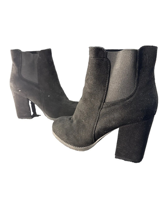 Wild Diva Black Faux Suede Chelsea Ankle Boots Block Heel Women’s Size 6.5 EUC