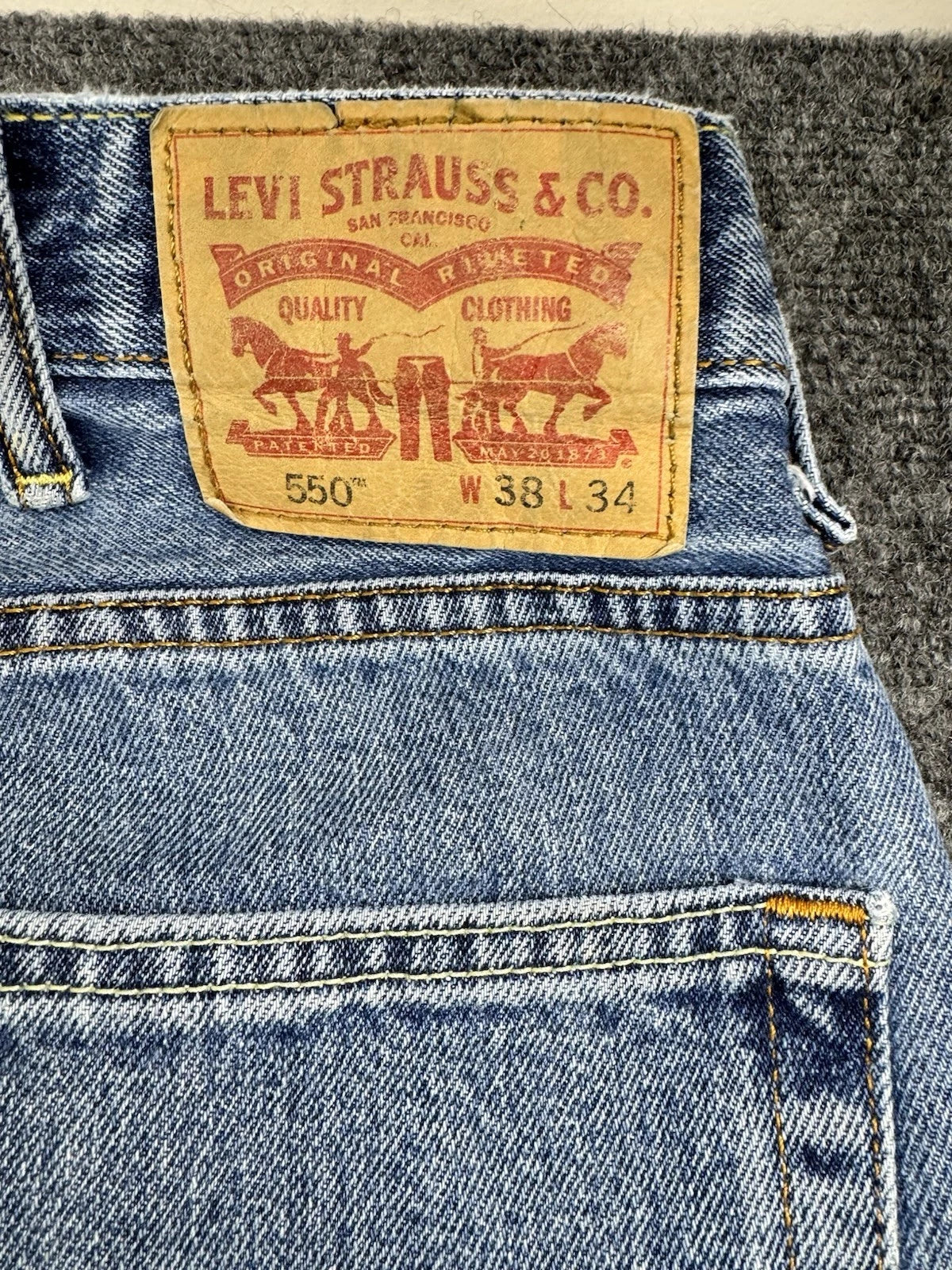 Levi's Men's Jeans W38 L34 Light Wash Blue Denim Straight Leg Distressed