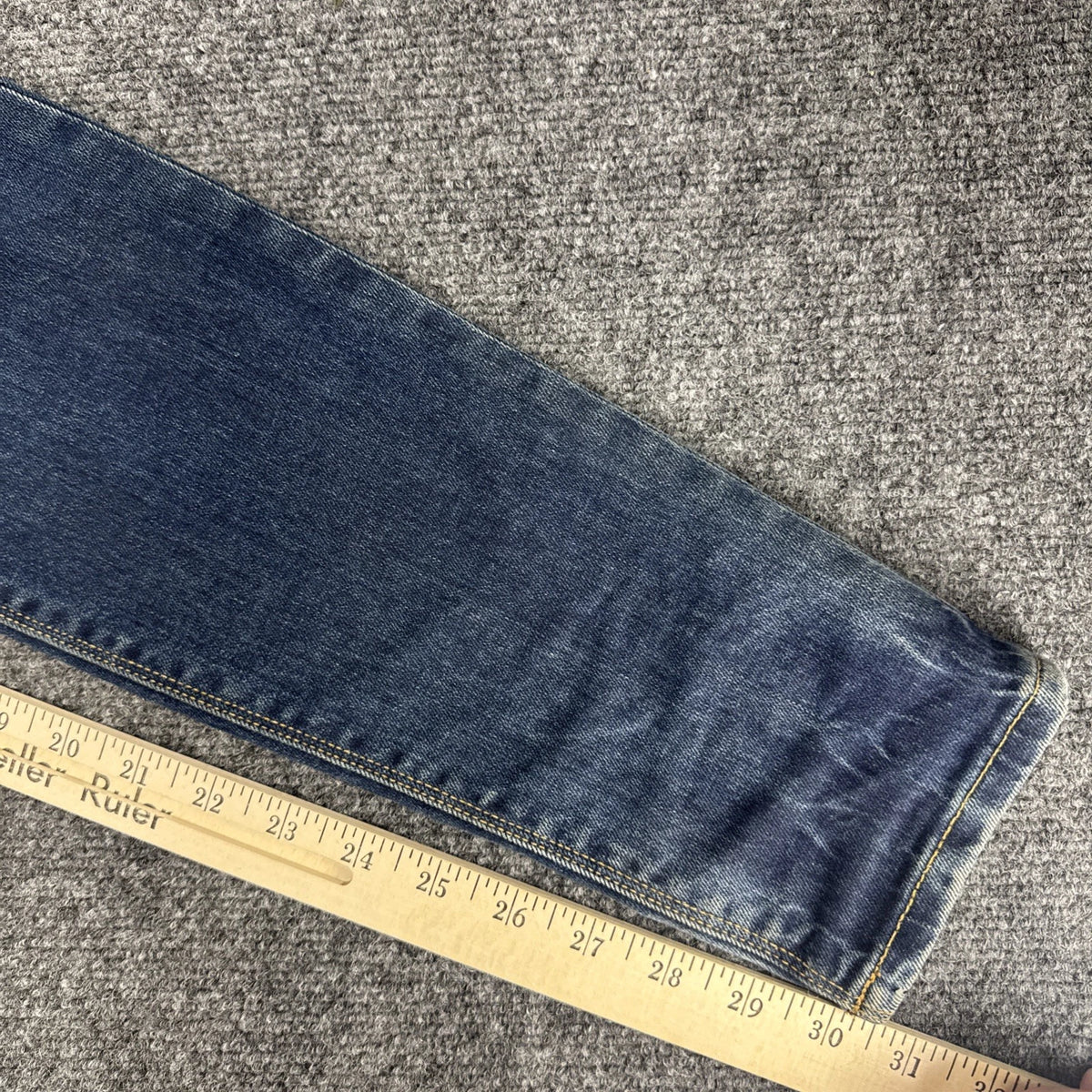 Hudson Women’s Size 30 Blue Wash Slim Straight 5 Pocket Denim Jeans