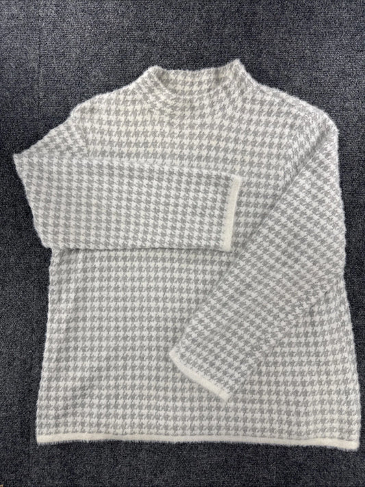 Max Studio Houndstooth Fuzzy Knit Sweater Women's XL Cozy Soft Chic