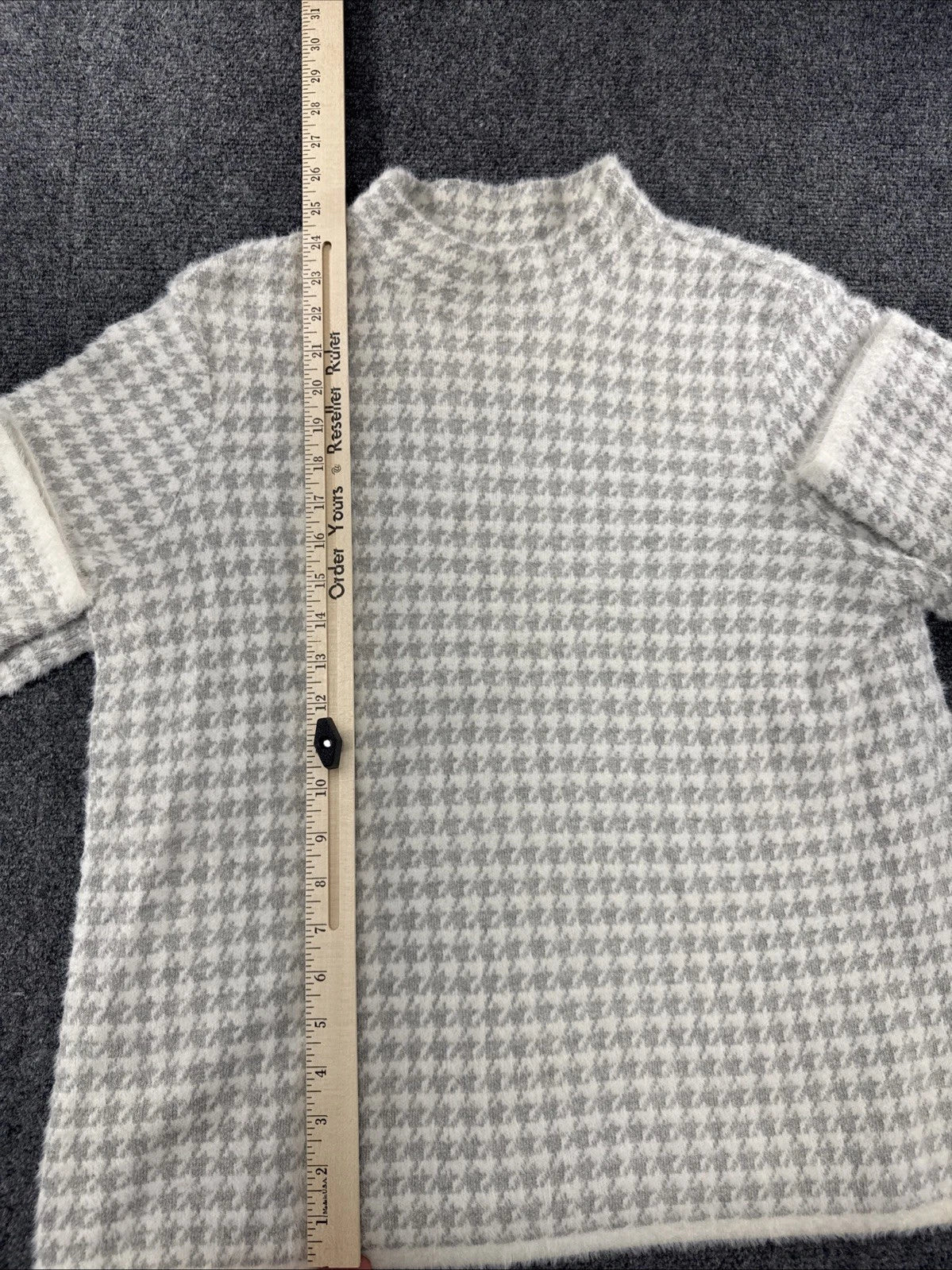Max Studio Houndstooth Fuzzy Knit Sweater Women's XL Cozy Soft Chic