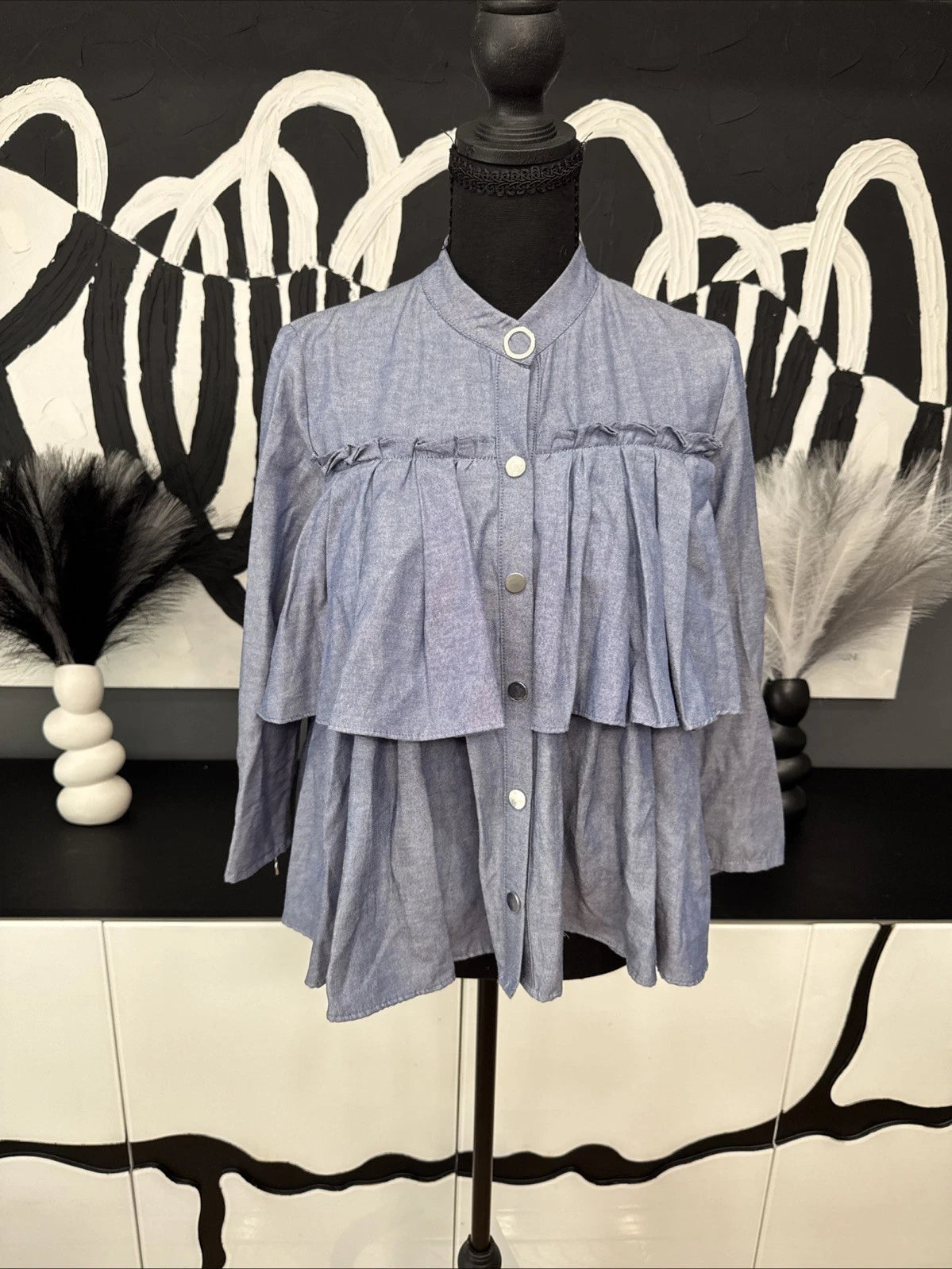 Zara Basic Chambray Ruffle Button Front Blouse Women’s XS Blue Long Sleeve EUC
