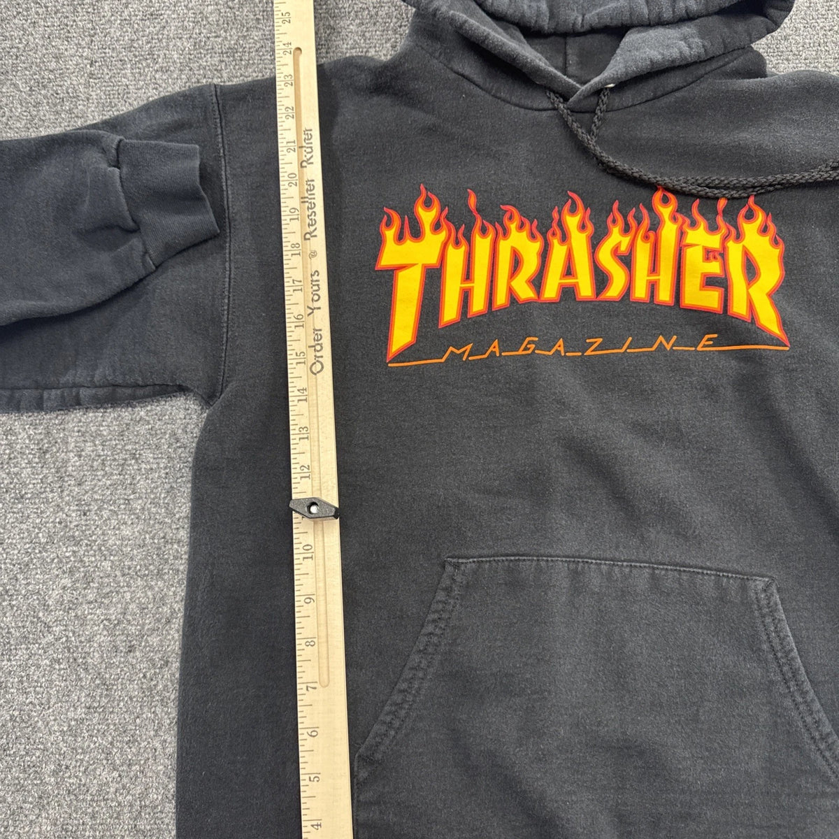 Thrasher Magazine Black Flame Logo Pullover Hoodie Mens Small Black Scale Skate