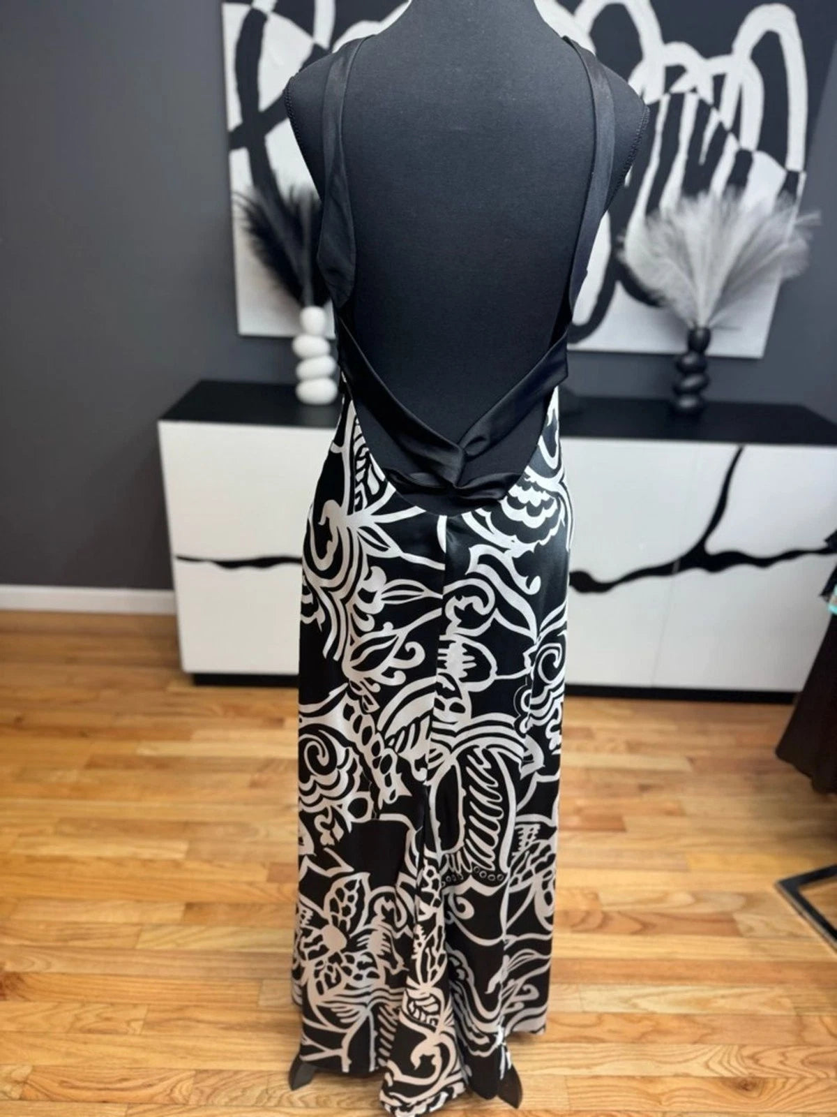 Betsy & Adam Black White Floral Halter Maxi Dress Women's Size 14 EUC Formal
