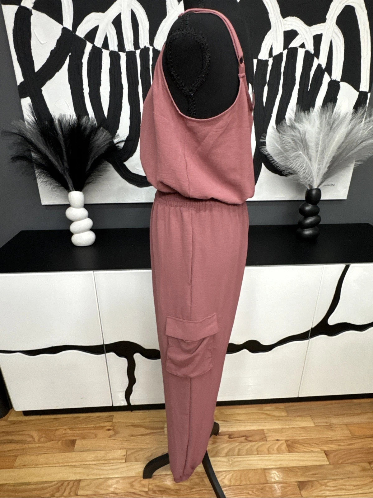 Olive + Oak Women’s Medium Mauve Cargo Jumpsuit Sleeveless V Neck Casual