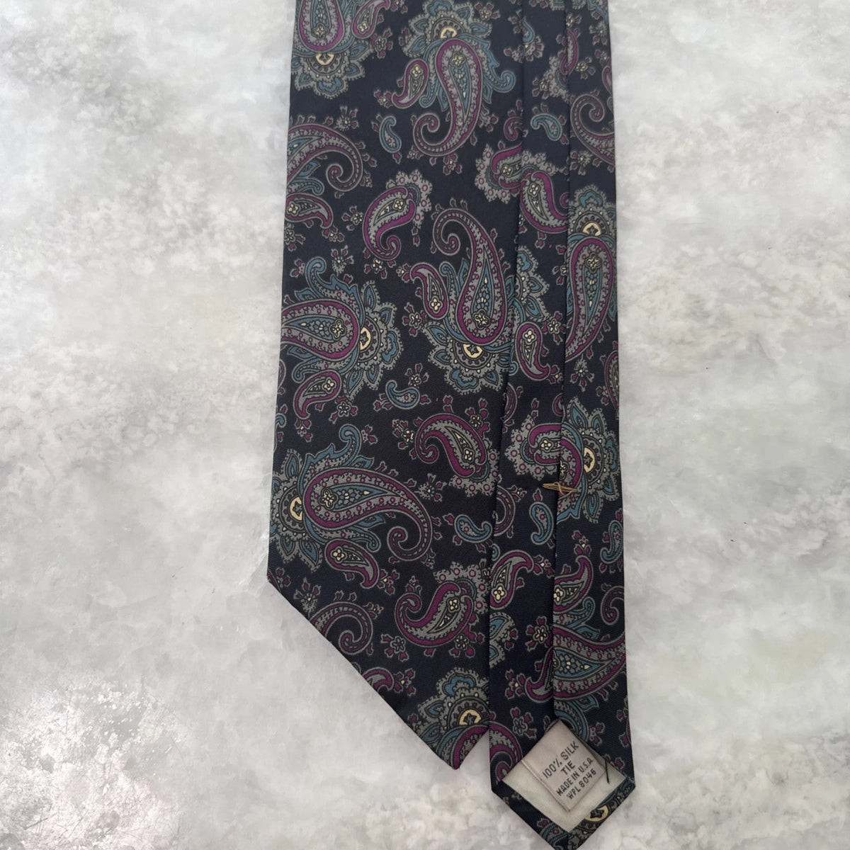 Christopher Hayes 100% Silk Paisley Necktie USA Purple Blue Vintage