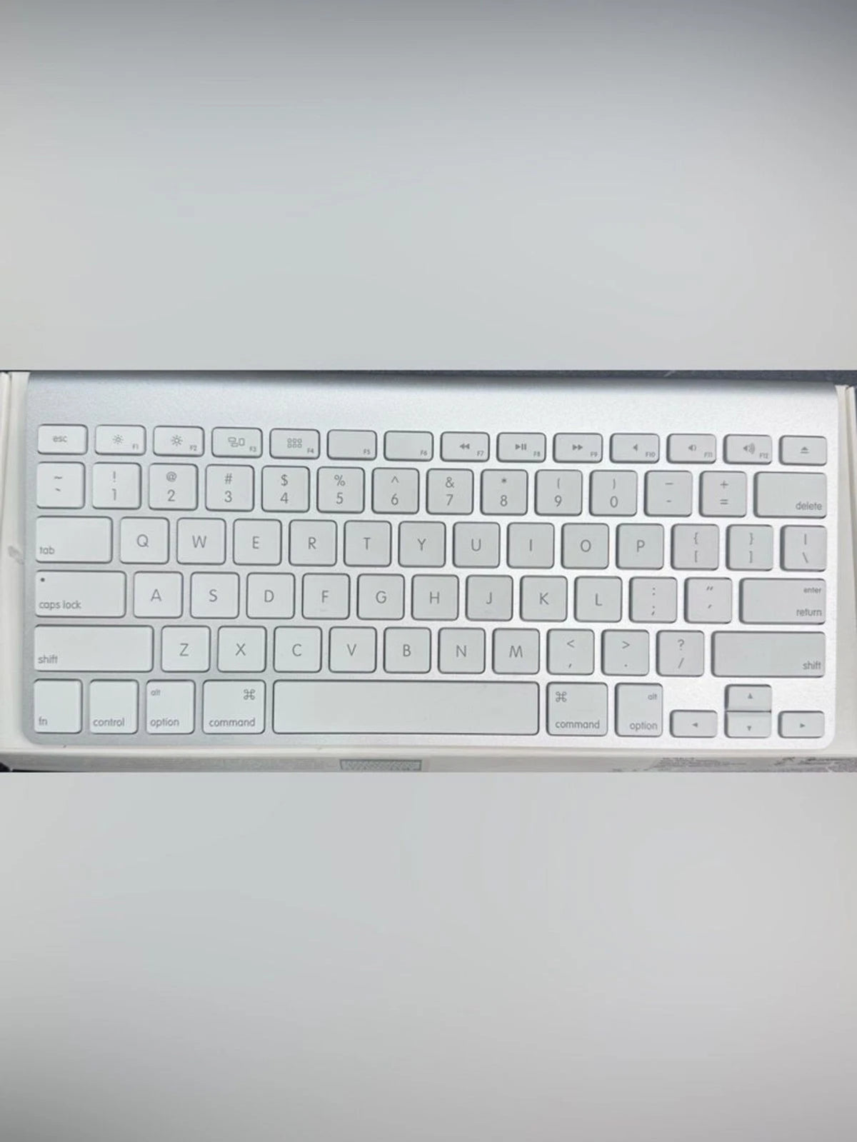 Apple Wireless Keyboard A1314 MC184LL/B Bluetooth Aluminum QWERTY Open Box