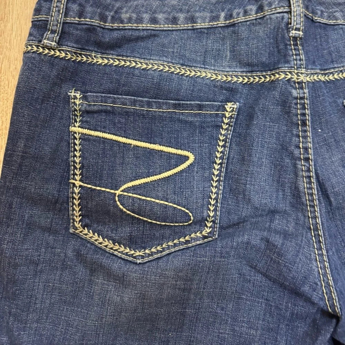 Seven7 Blue Distressed Denim Shorts Cuffed Hem Women's Large Stretch Jeans