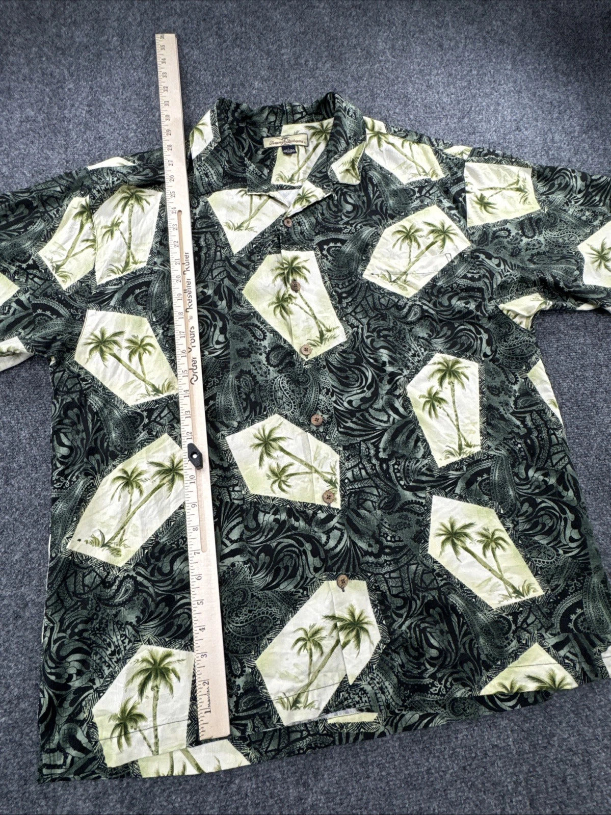 Tommy Bahama Silk Shirt Mens L Palm Tree Hawaiian Aloha Camp Green Ivory