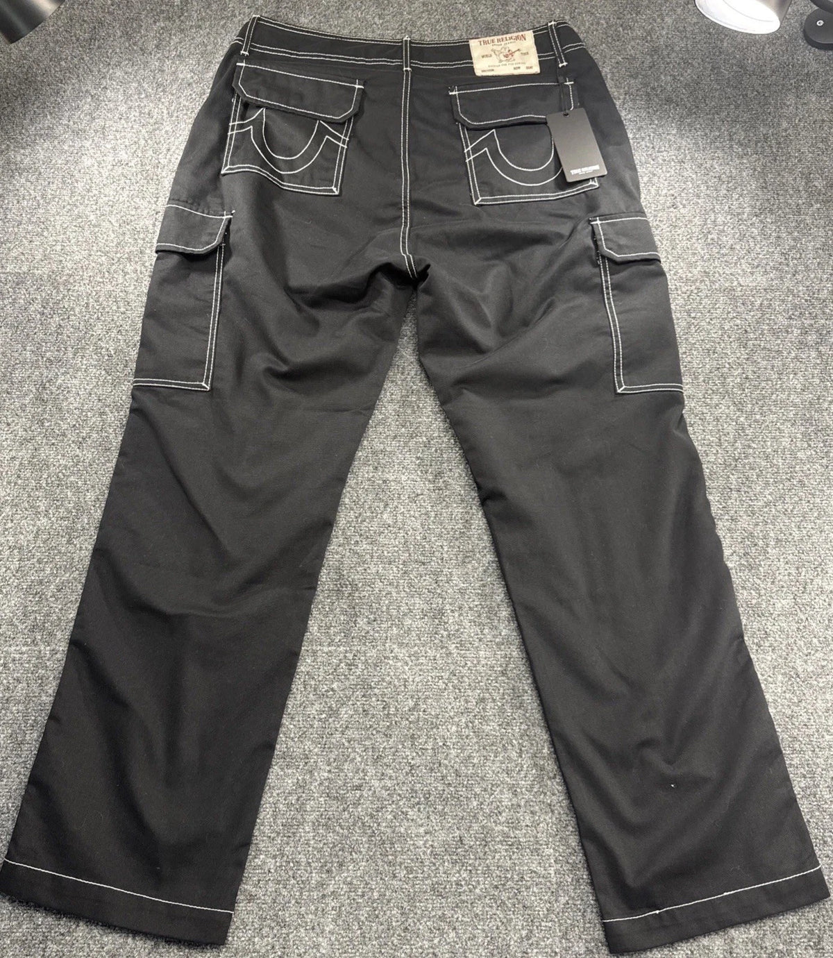 True Religion Mens 34x32 Black Cargo Pants Contrast Stitch Horseshoe NWT