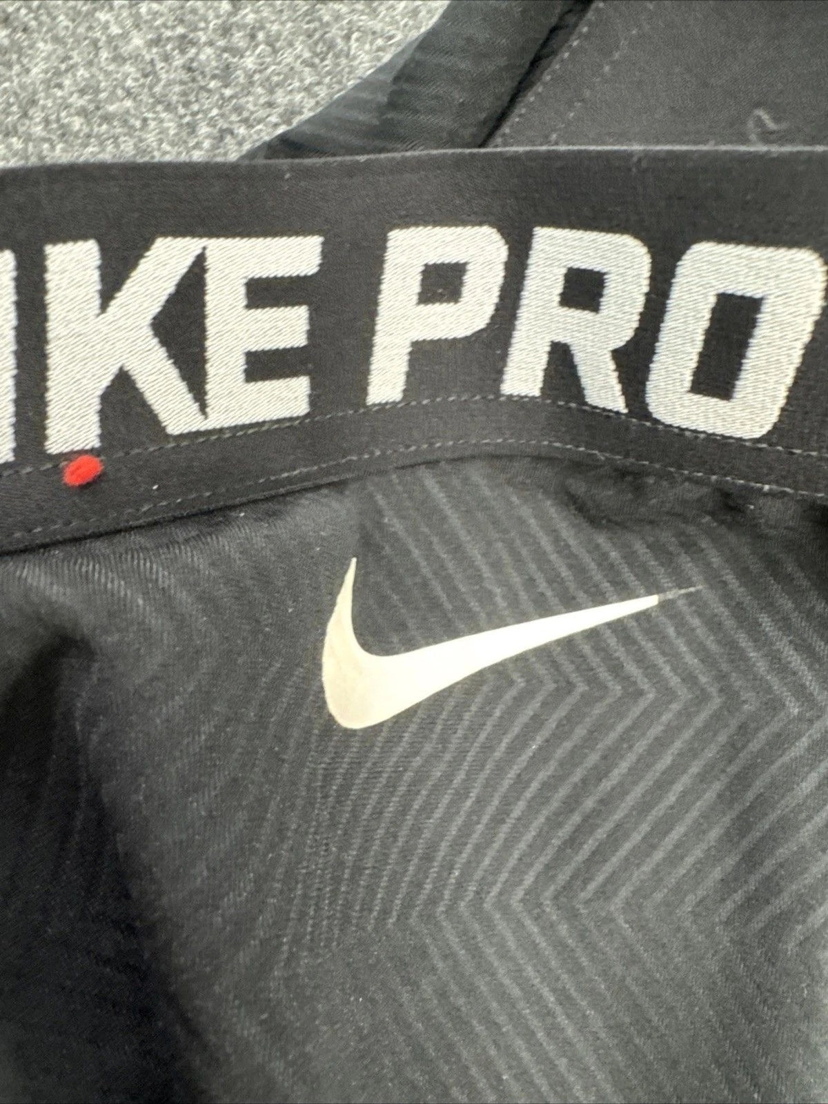 Nike Pro Women's Medium Dri-FIT Black NIKE Graphic Compression Leggings 856238