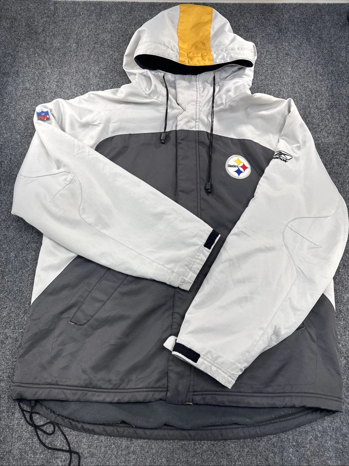 Reebok Pittsburgh Steelers Jacket Mens XL Hooded Fleece Lined Gray White Yellow