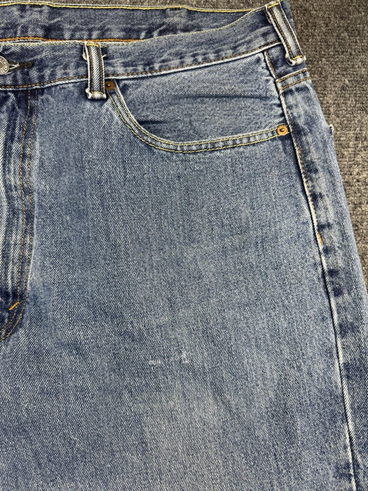 Levi's Men's Jeans W38 L34 Light Wash Blue Denim Straight Leg Distressed