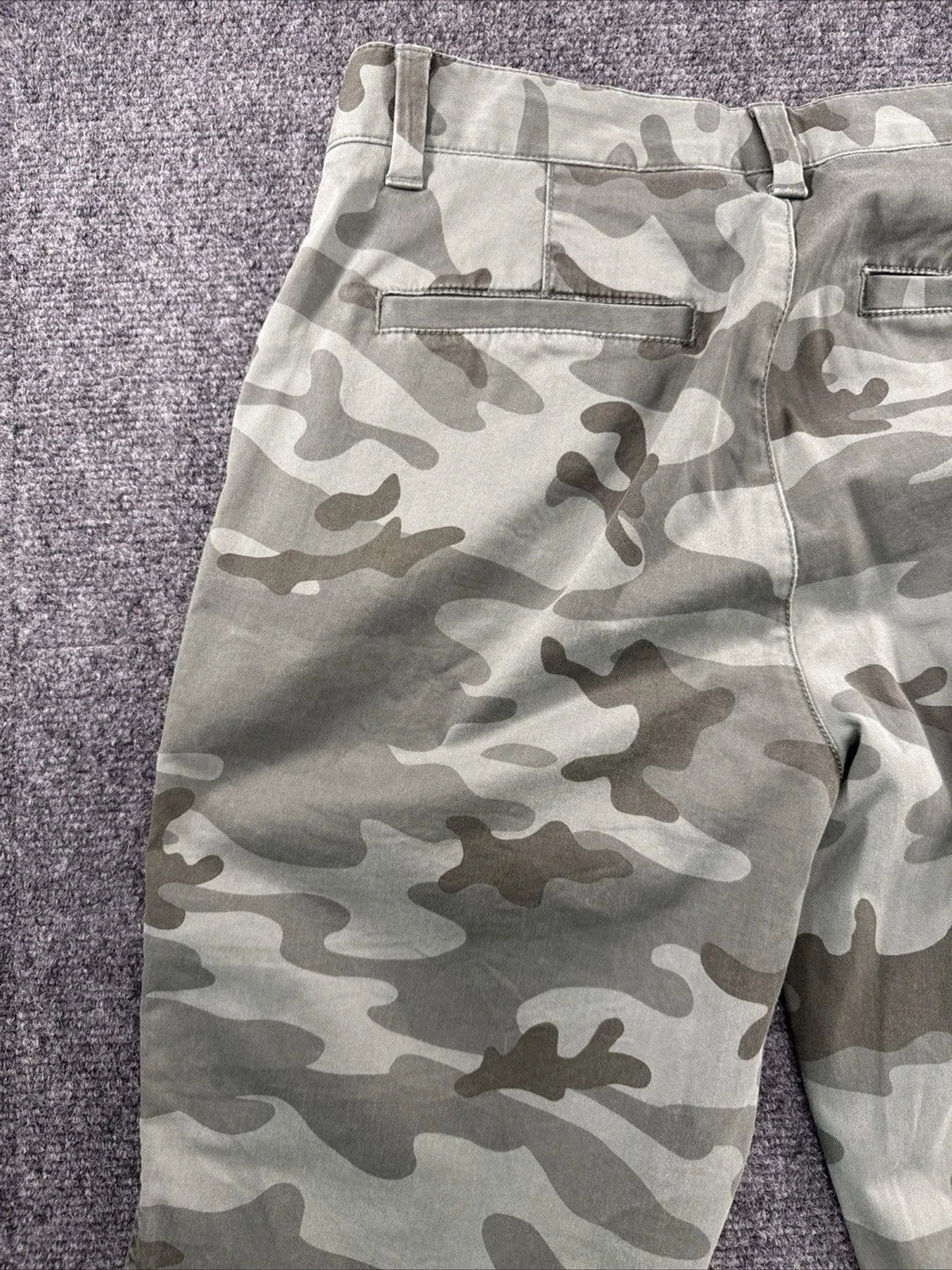 GAP Girlfriend Chino Pants Women’s Size 4 Green Camo Stretch Mid Rise