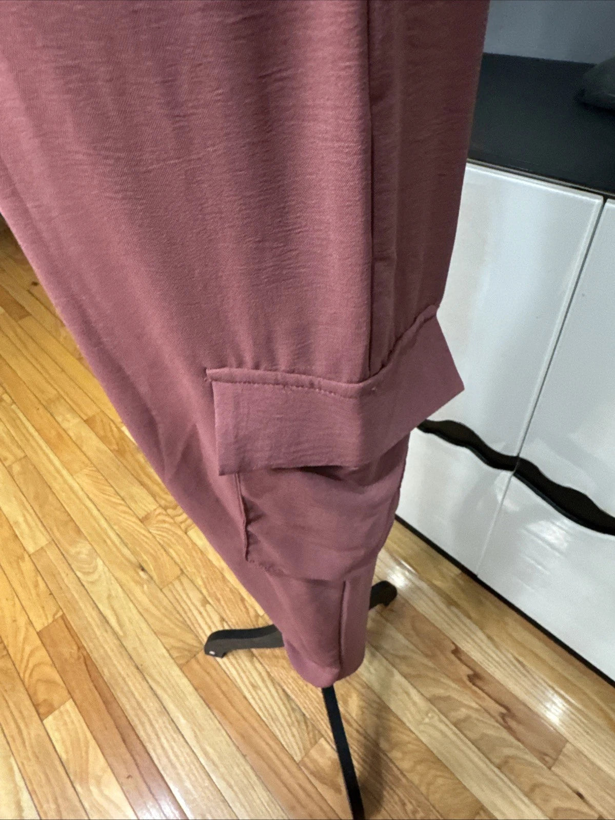 Olive + Oak Women’s Medium Mauve Cargo Jumpsuit Sleeveless V Neck Casual