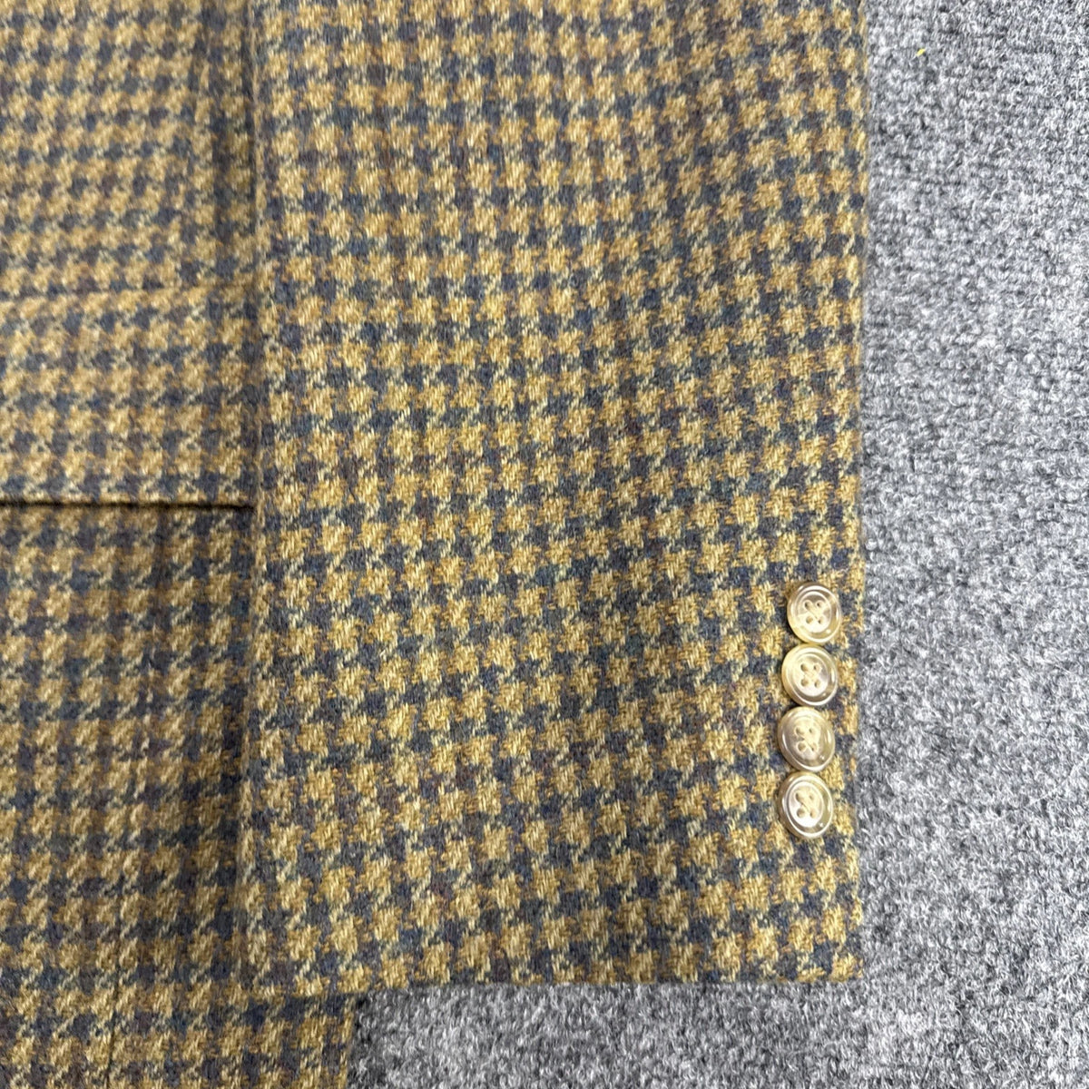 Vintage Austin Reed Wool Tweed Sport Coat 42L Brown Blue Check Scotland
