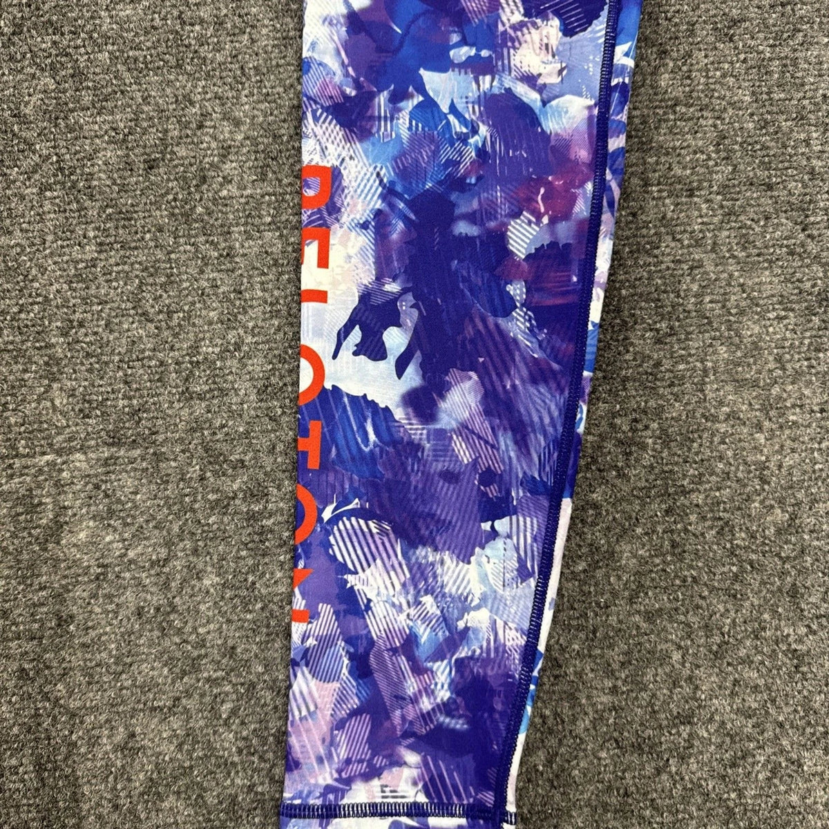 Peloton Reversible Leggings White Opal Marble Rainbow, Size M