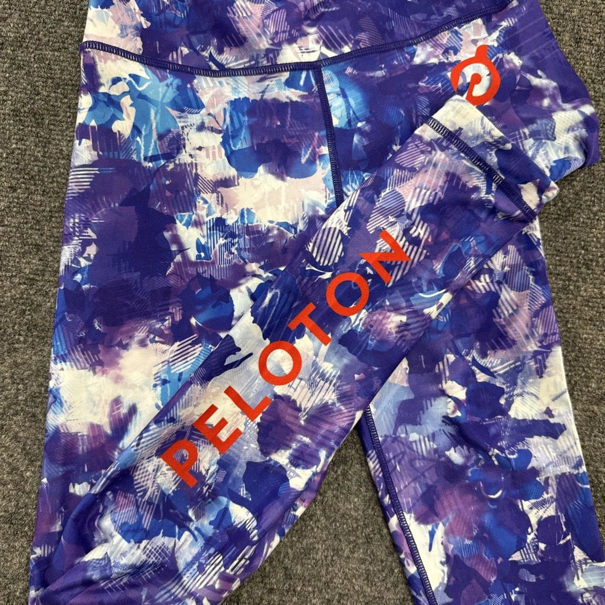 Peloton Reversible Leggings White Opal Marble Rainbow, Size M