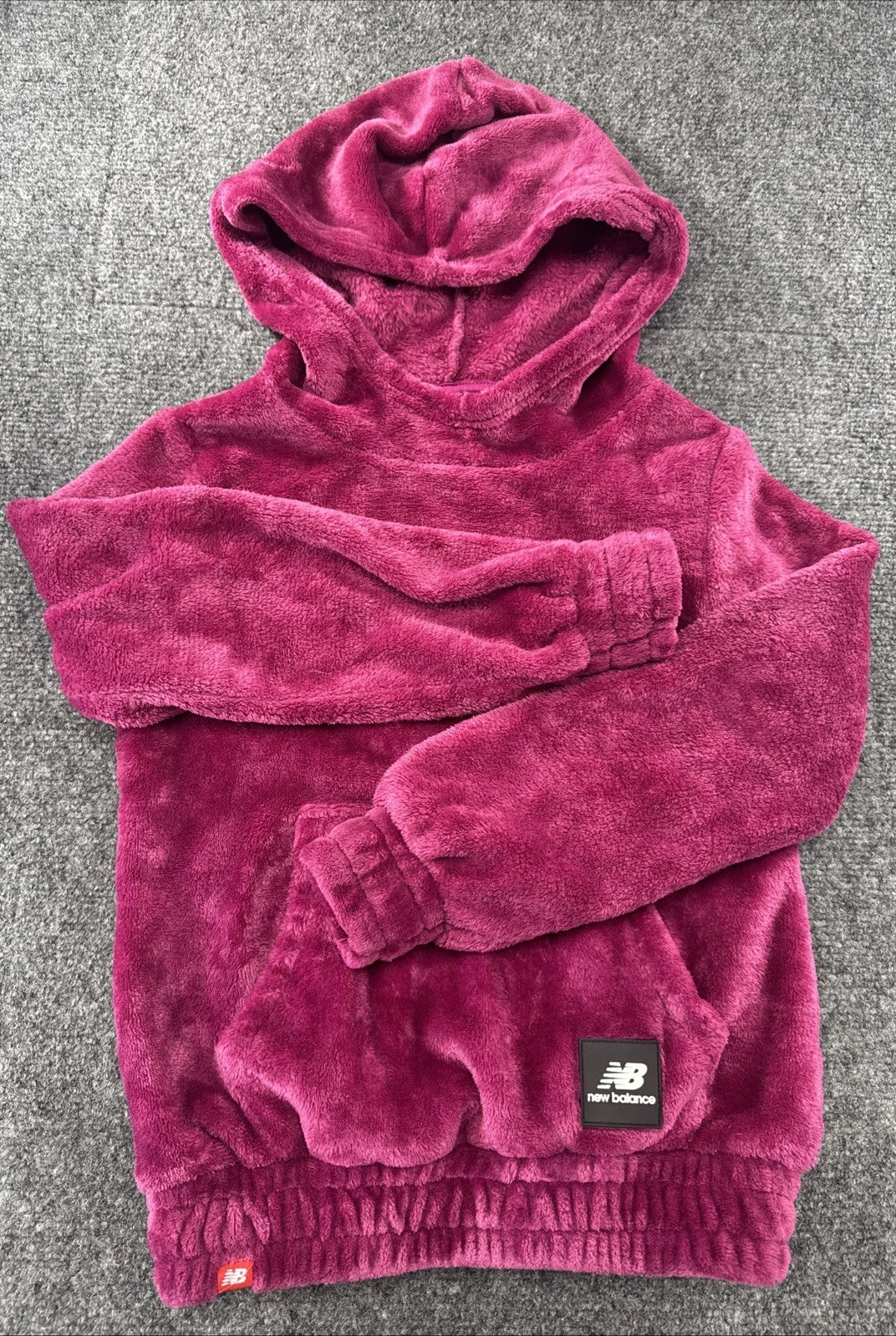 New Balance Fleece Hoodie Pullover Berry Plush Kangaroo Pocket Kids 10/12 M EUC