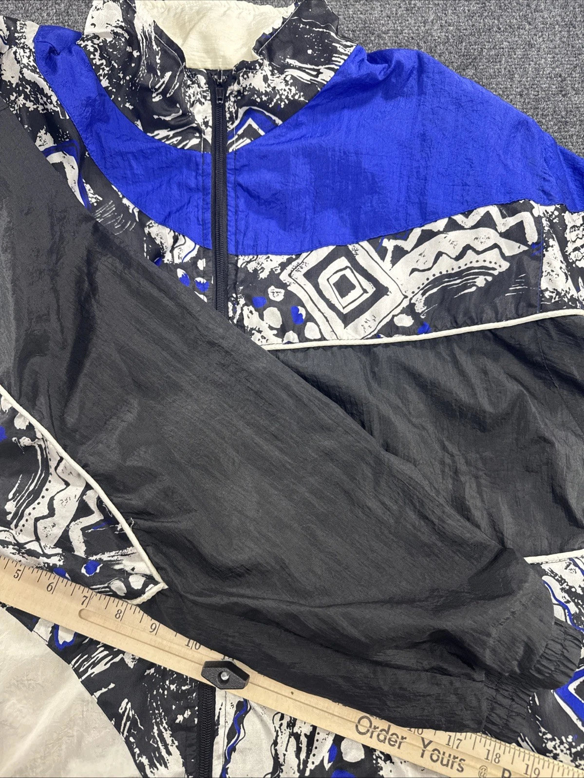 Vintage 90s Sunterra Petite Windbreaker Jacket Black Blue Geometric Colorblock