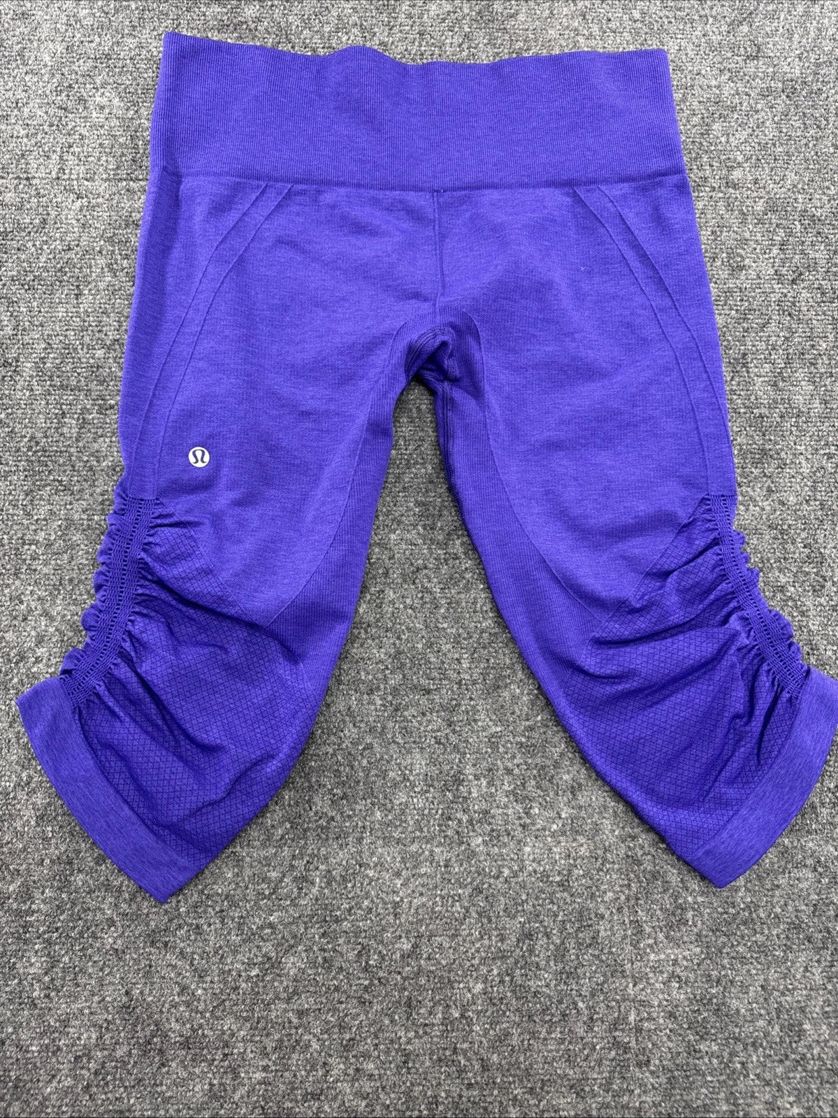 Lululemon Seamless Crop Leggings Womens Size 6 Purple Ruched Mesh Yoga Capri